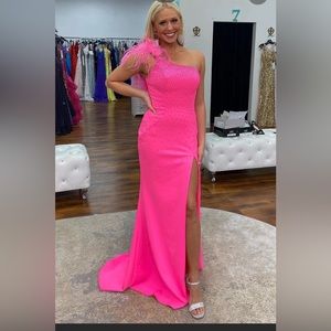 Prom dress. Size 12 but fits like a 4. I wore it once. In good condition.